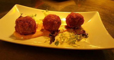 Remix Cocktailbar food