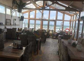 Strandpaviljoen De Kust Dentro