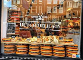 Borrelz À l'intérieur