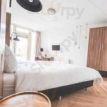 Abrona À l'intérieur