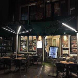 Famous Burger Extérieur