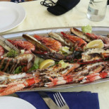 Eterij Tapperij Salud Nourriture