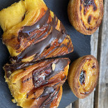 Famous Burger Nourriture