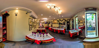 Sanga inside