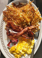 La Fille Du Boulanger food