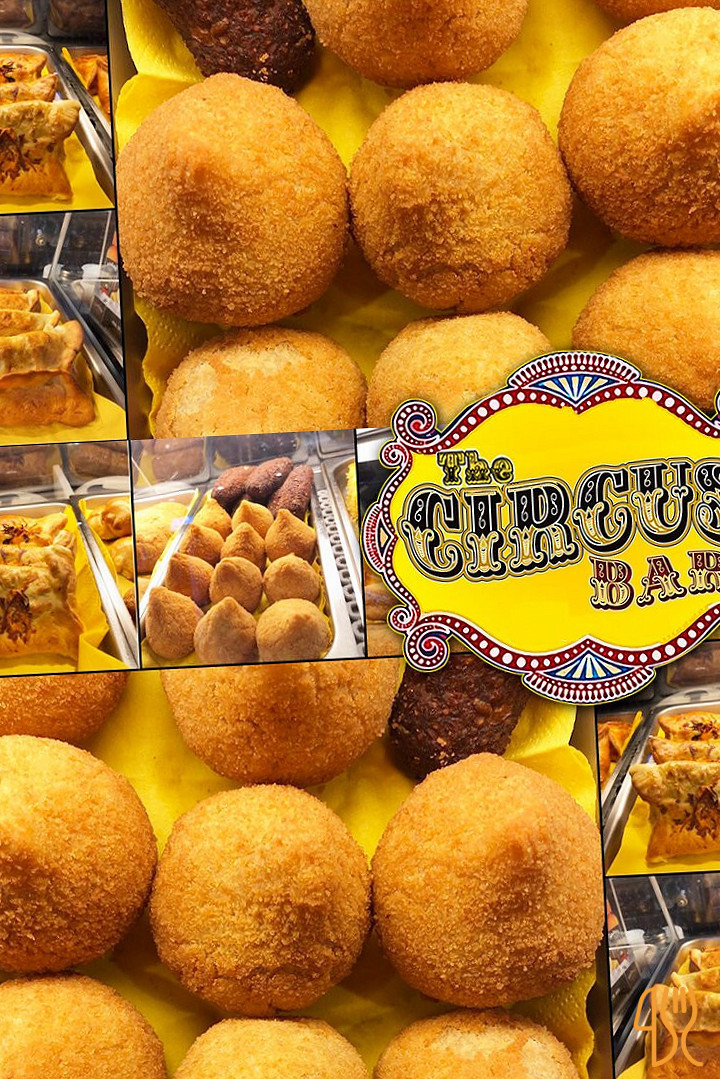 Den Artiest Geluwe Comida