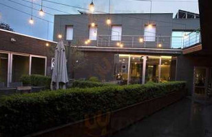 Rouge E Blanc Extérieur