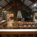 The Ugly Duck Dentro