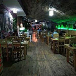 Ouzerie À l'intérieur