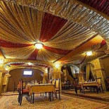 Le Traditionnel Dentro