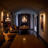 Monarh À l'intérieur