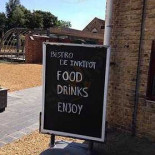 Minnie Frenchie Exterior