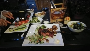 De Pompstee Roden Nourriture