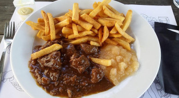 In Den Dolphin Comida