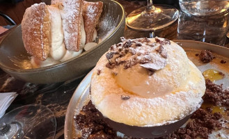 Quel Bon Vin T’amène food