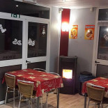 Friterie De La Lesse Chez Wildcat Dentro