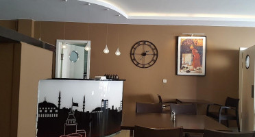 Mashar Pide À l'intérieur