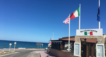 La Caneva outside