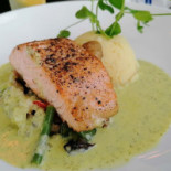 Runway 26=08 Nourriture