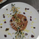 Runway 26=08 Nourriture