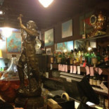 Café De La Gare Dentro