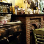 Café De La Gare Dentro