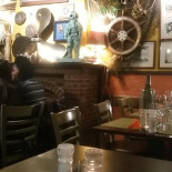 Café De La Gare Dentro