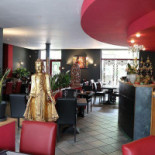 Yotaya À l'intérieur