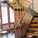 Yotaya À l'intérieur