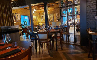 Les Gitanes À l'intérieur