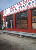 L'o De Source outside