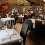 Café De Aesculaaf Dentro