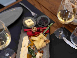 Lpb Bistro (le Petit Bistro)