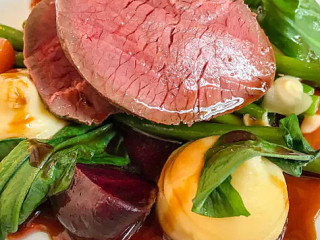 Oli MazÍ The Greek Shared Dining