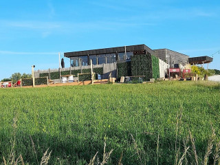 7 Wood Restaurant Bar