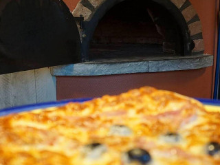 Le Four à Bois Feluy Pizzas Artisanales Au Feu De Bois