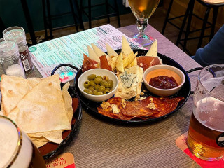 Uncle Richard’s Ixelles