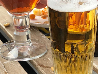 Aux Armes De Forest.