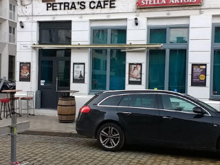 Petra's Eethuis Broodjeszaak