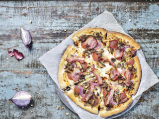 Domino's Pizza Borne