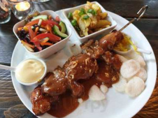 Bij De Toren, Eten Drinken