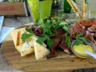 Irma`s Food Drinks Friends