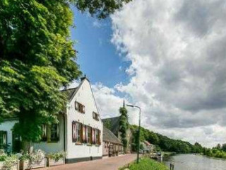 Belle Van Zuylen B.v. Oud Zuilen