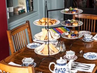 The Pub British Grand Cafe