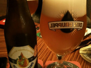 Het Moment Grand Café Winebar