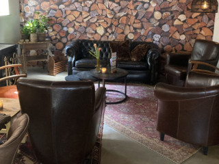 De Bakker En De Schenker Roden