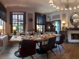 La Malle Poste La Caleche