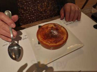 Le Canotier Au Chêne Madame De Neupré