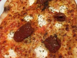 La Pizzeria