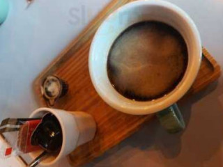 Le Bal Infernal Used Book Café